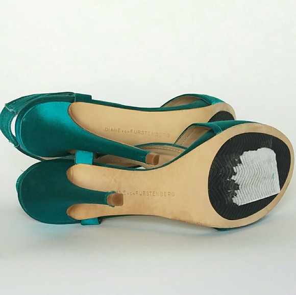 Diane Von Furstenberg DVF Zia Sandal 6 heels - Picture 5 of 5